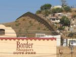 Nogales Border Shoppers - 06-10-2007