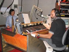 Roger J. Wendell and Dennis Kucinich during his presidential bid, KGNU - 04-09-2004